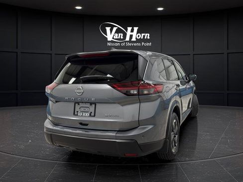 Used 2024 Nissan Rogue SV AWD/4WD image 7