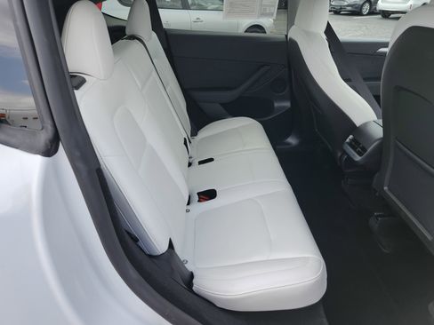 Used 2024 Tesla Model Y Long Range image 18
