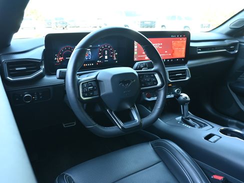 Used 2025 Ford Mustang GT Premium image 20