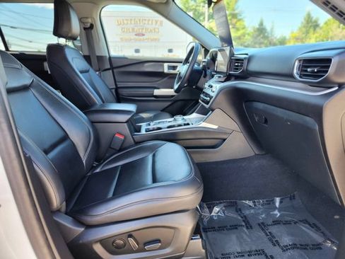 Certified 2023 Ford Explorer XLT w/ Equipment Group 202A AWD/4WD image 11