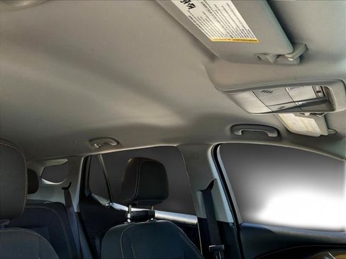 Used 2020 GMC Terrain SLE FWD image 16