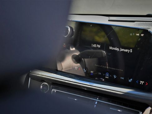 Used 2026 Chevrolet Traverse LT w/ Enhanced Driving Package image 13