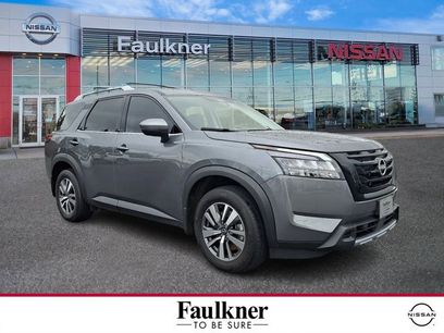 Certified 2025 Nissan Pathfinder SL w/ Black Appearance Package