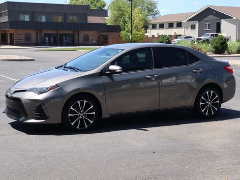 Used 2018 Toyota Corolla SE w/ Carpet Mat Package (TMS) FWD image 10