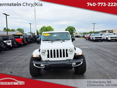 Used 2023 Jeep Wrangler Unlimited Sahara AWD/4WD image 2