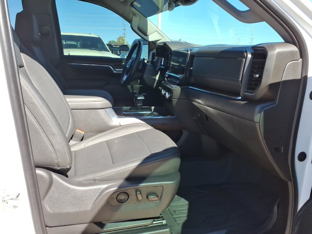 Used 2024 GMC Sierra 1500 SLT w/ SLT Premium Plus Package AWD/4WD image 11
