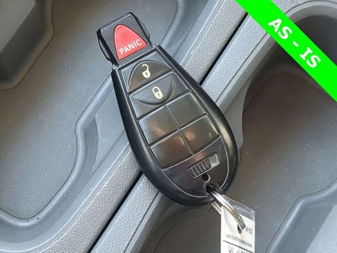 Used 2010 Chrysler Town & Country LX FWD image 28