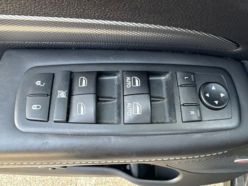 Used 2018 Dodge Durango SRT w/ Technology Group AWD/4WD image 8