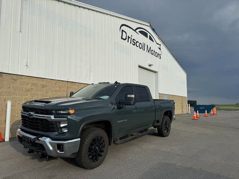 Used 2025 Chevrolet Silverado 2500 LT image 2
