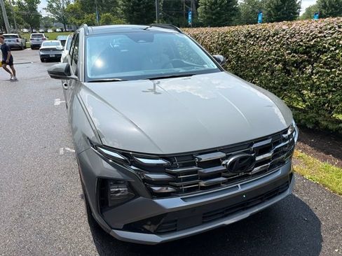 Used 2025 Hyundai Tucson Limited AWD/4WD image 17
