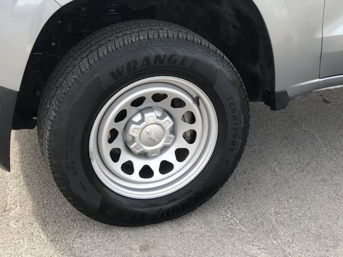 Used 2023 Chevrolet Colorado W/T w/ WT Convenience Package II image 2