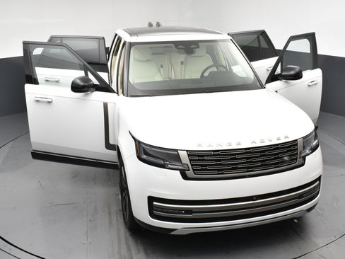 Used 2024 Land Rover Range Rover SE image 23