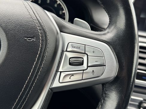 Used 2018 BMW 750i xDrive image 31