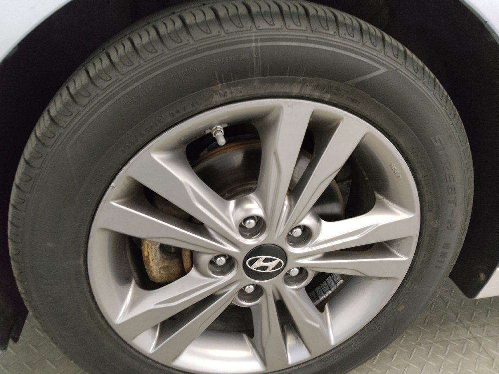Used 2018 Hyundai Elantra SEL FWD image 31