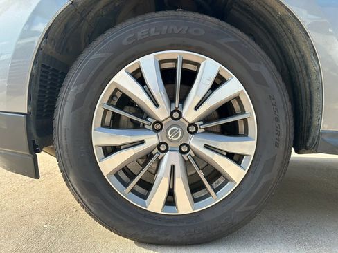 Used 2020 Nissan Pathfinder SL FWD image 30