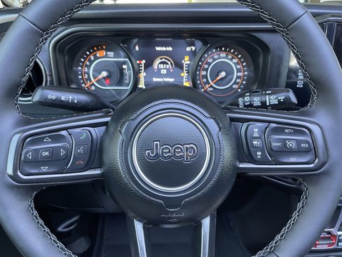 New 2026 Jeep Wrangler Unlimited Rubicon AWD/4WD image 31