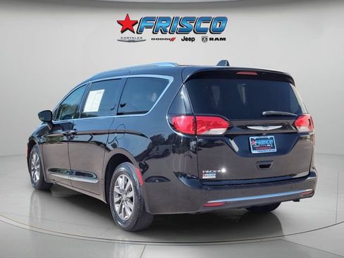 Used 2020 Chrysler Pacifica Touring-L Plus FWD image 5