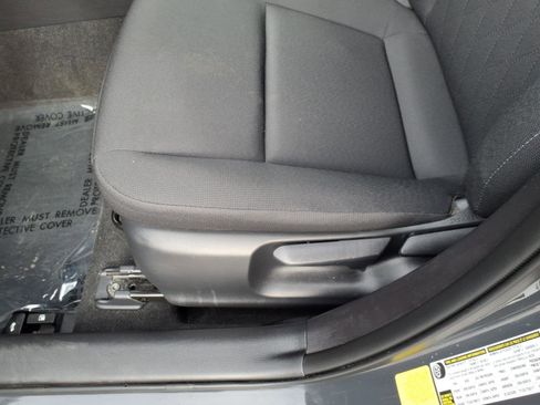 Used 2025 Toyota Corolla LE w/ Convenience Package image 15