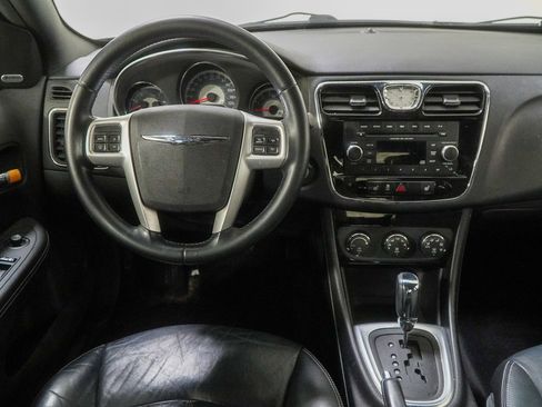 Used 2013 Chrysler 200 Limited image 19