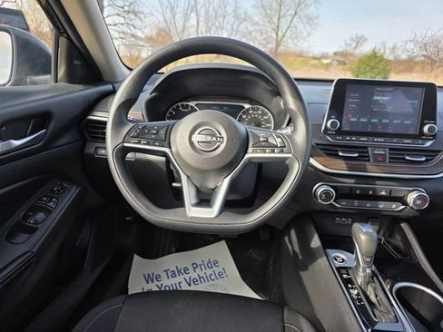 Used 2024 Nissan Altima 2.5 SV image 20