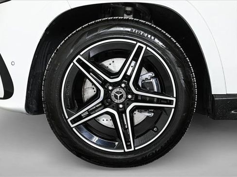 Certified 2025 Mercedes-Benz GLS 450 4MATIC image 27