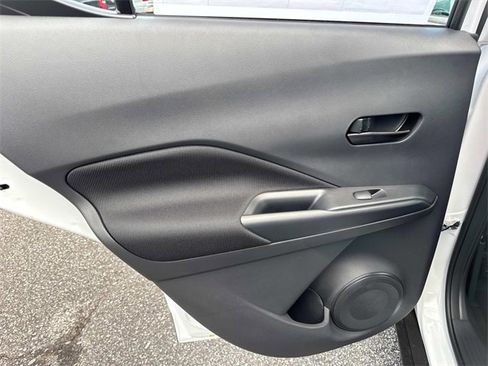 New 2025 Nissan Kicks Play S image 16