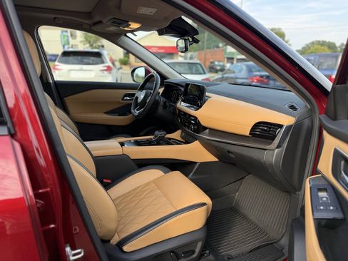 Used 2021 Nissan Rogue Platinum FWD image 23