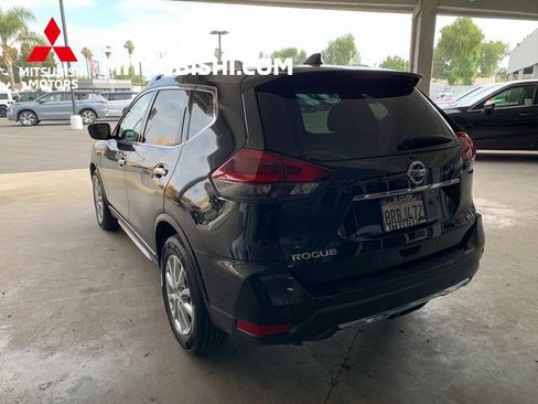 Used 2020 Nissan Rogue SV image 5