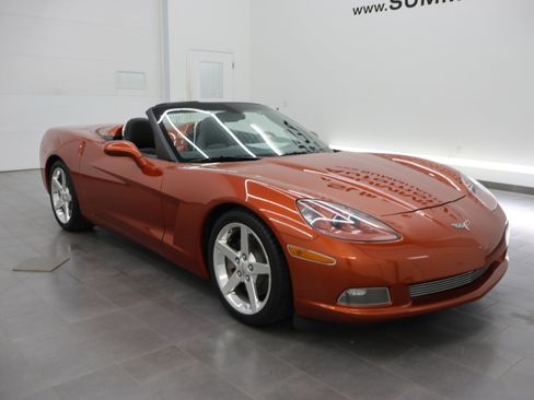 Used 2005 Chevrolet Corvette Convertible w/ Preferred Equipment Group RWD image 47