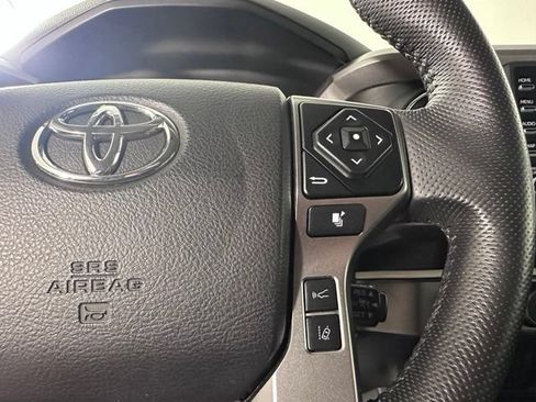 Used 2021 Toyota Tacoma SR5 AWD/4WD image 22