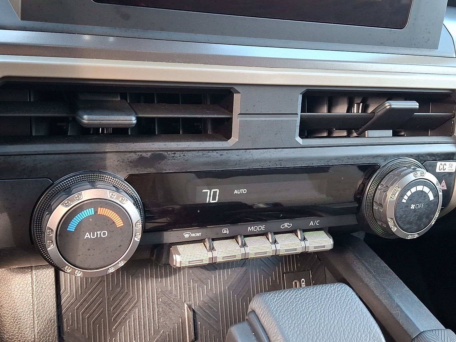 Used 2025 Toyota Tacoma TRD Off-Road AWD/4WD image 15