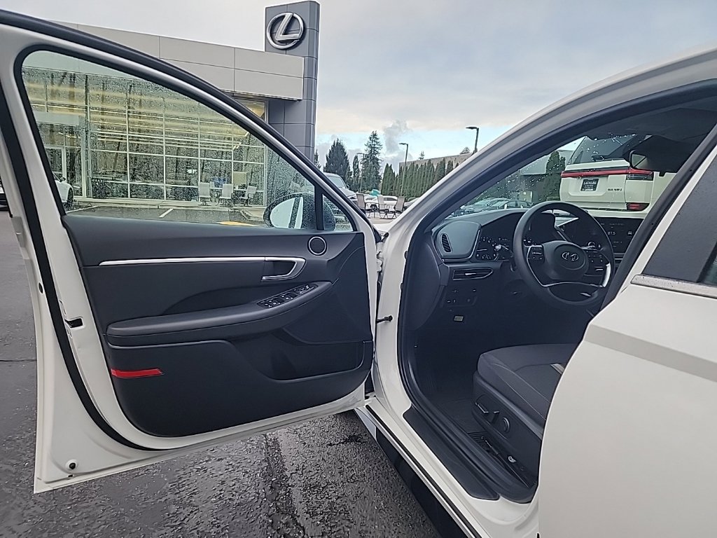 Used 2022 Hyundai Sonata SEL w/ Winter Weather Package FWD image 9