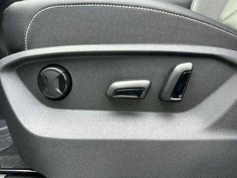 New 2026 Volkswagen Atlas SE image 13