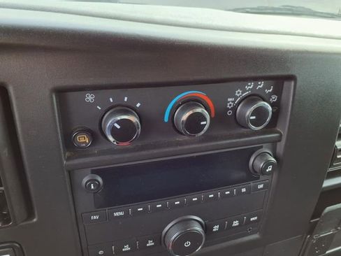 Used 2023 Chevrolet Express 2500 w/ Driver Convenience Package image 28