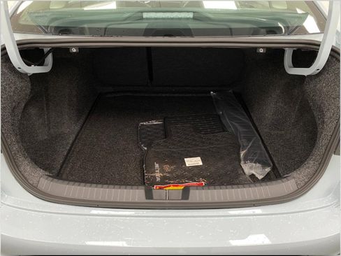 New 2025 Volkswagen Jetta SE image 5