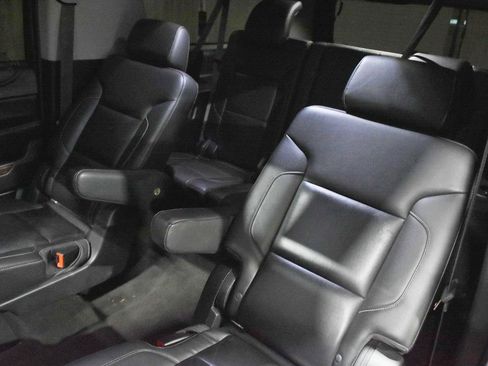 Used 2016 Chevrolet Suburban LT RWD image 22