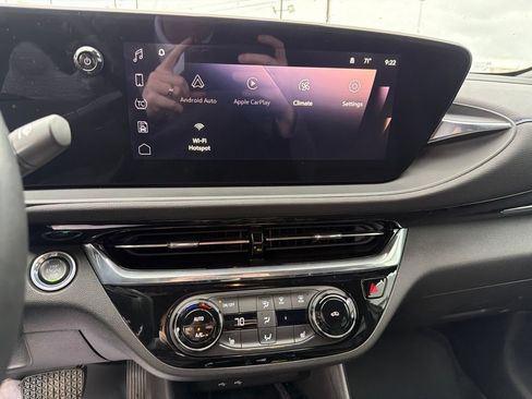 Used 2025 Buick Envista Sport Touring w/ Convenience I Package FWD image 25