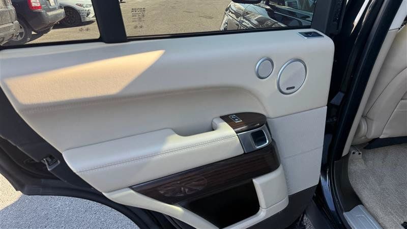 Used 2017 Land Rover Range Rover HSE AWD/4WD image 24