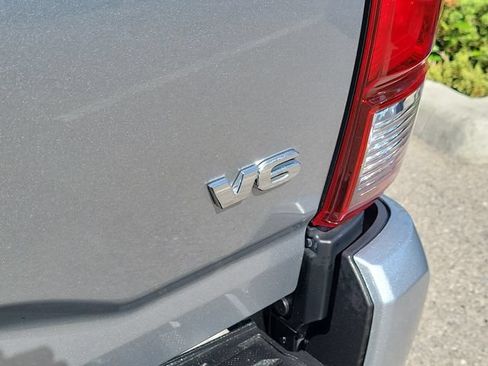 Used 2022 Toyota Tacoma SR AWD/4WD image 8
