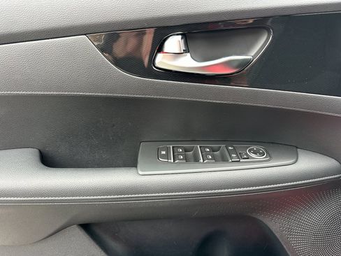 Used 2024 Kia Forte GT-Line w/ GT-Line Premium Package image 11