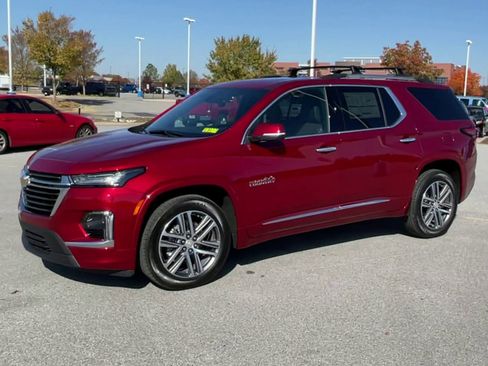 Used 2023 Chevrolet Traverse High Country w/ LPO, Floor Liner Package image 4