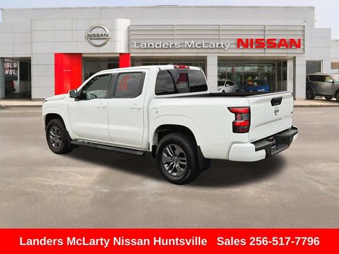 Used 2025 Nissan Frontier SV AWD/4WD image 6
