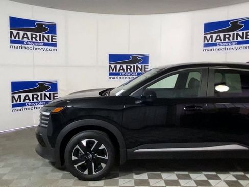 Used 2025 Nissan Kicks SV w/ SV Premium Package AWD/4WD image 7