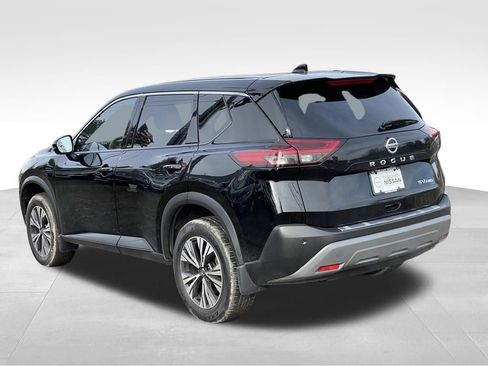 Certified 2021 Nissan Rogue SV w/ Premium Package image 5