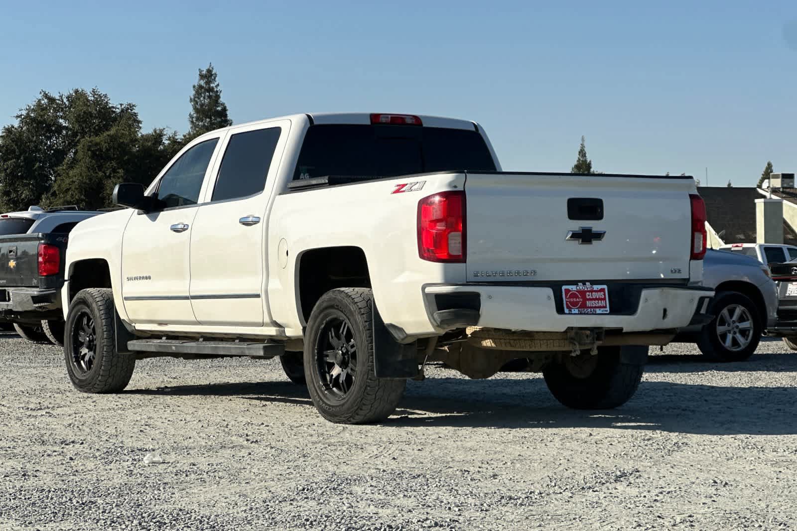 Used 2018 Chevrolet Silverado 1500 LTZ Z71 w/ LTZ Plus Package AWD/4WD image 7