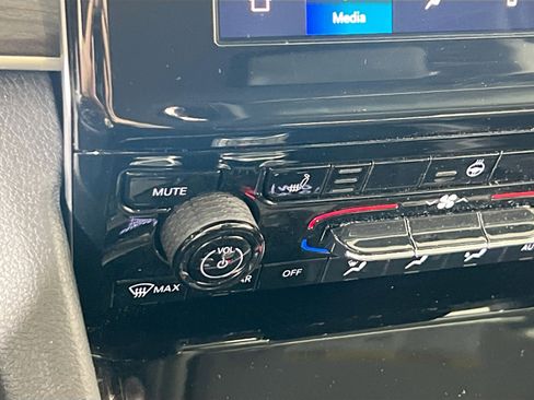 Used 2021 Jeep Grand Cherokee L Limited image 19