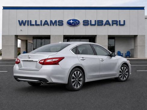 Used 2017 Nissan Altima 2.5 SL w/ 2.5 Technology Package FWD image 8