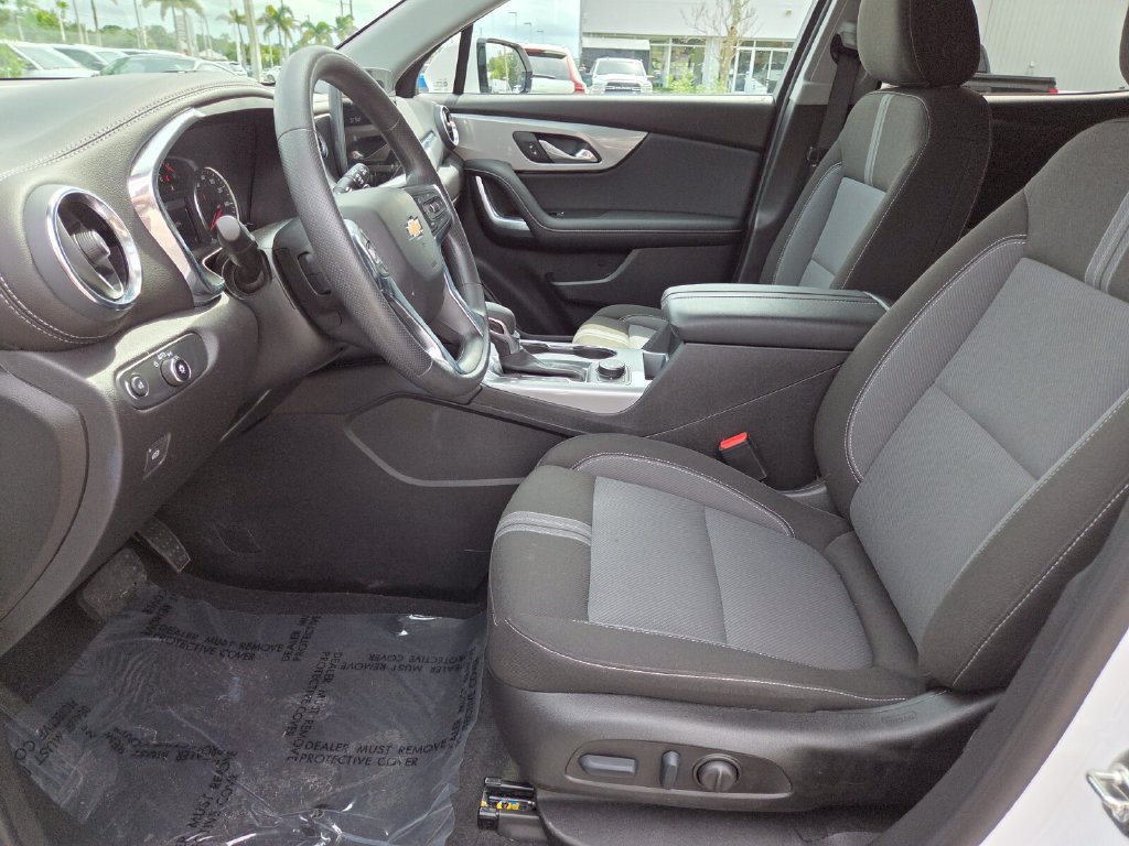 Used 2025 Chevrolet Blazer LT AWD/4WD image 28