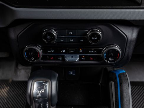 Used 2023 Ford Bronco Black Diamond w/ Sasquatch Package image 32