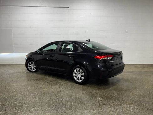 Used 2021 Toyota Corolla LE FWD image 5
